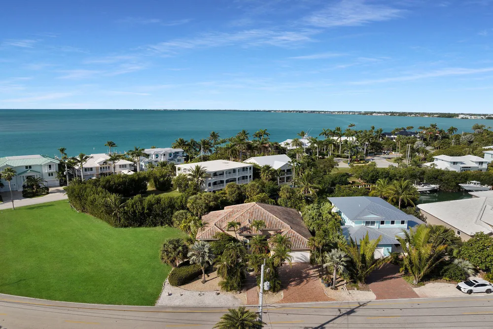 125 13th St, Key Colony Beach, FL 33051