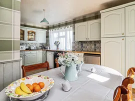 Tamar Grove, Hull thumb 3