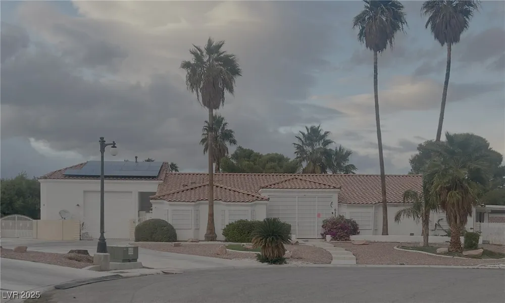 6325 Woodstock Ct, Las Vegas, NV 89118-3438
