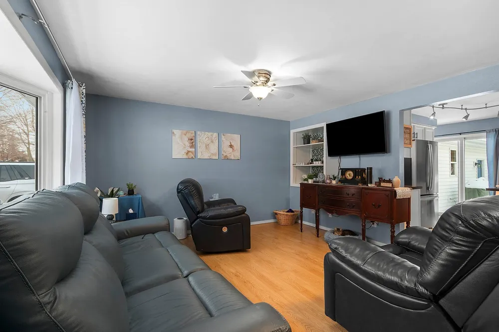335 Conover Dr, Green Bay, WI 54303