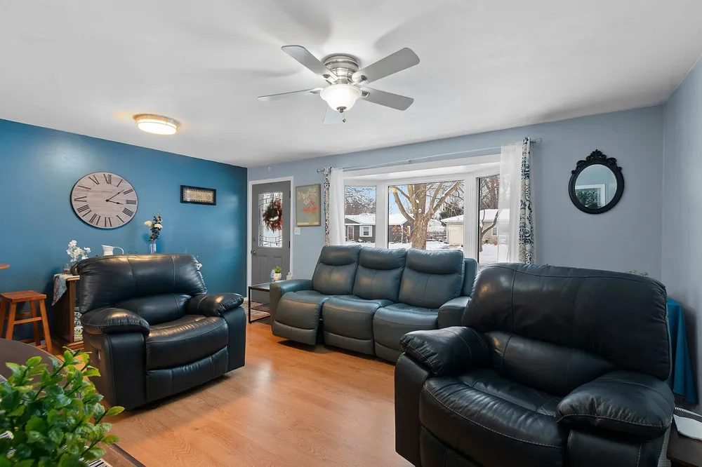 335 Conover Dr, Green Bay, WI 54303