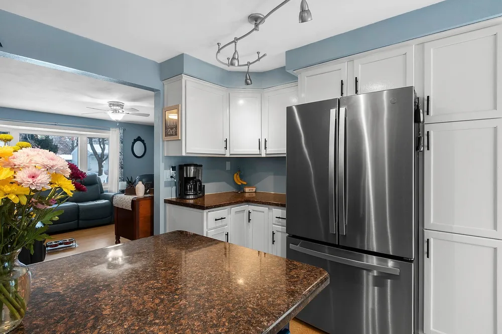 335 Conover Dr, Green Bay, WI 54303