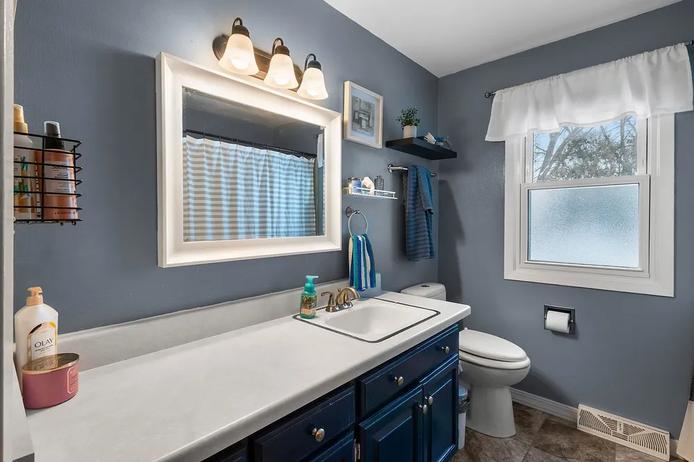 335 Conover Dr, Green Bay, WI 54303