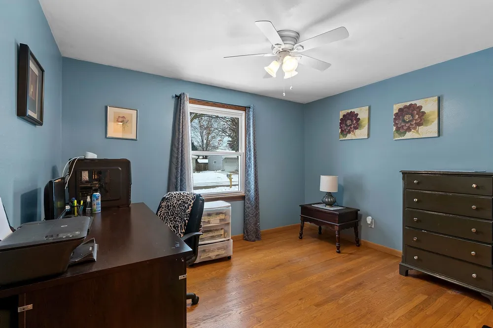 335 Conover Dr, Green Bay, WI 54303