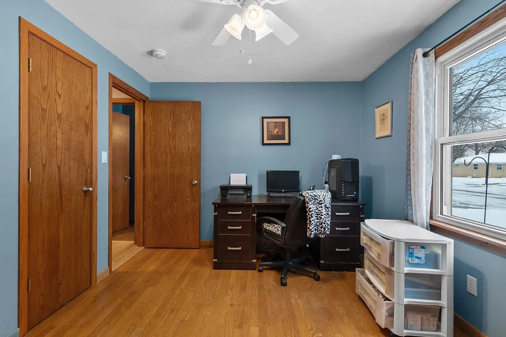 335 Conover Dr, Green Bay, WI 54303