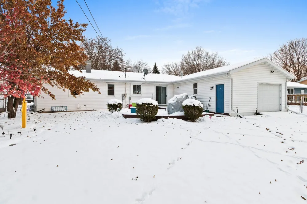 335 Conover Dr, Green Bay, WI 54303