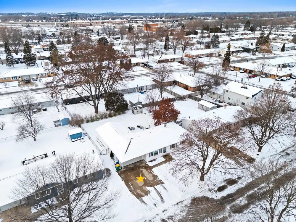 335 Conover Dr, Green Bay, WI 54303