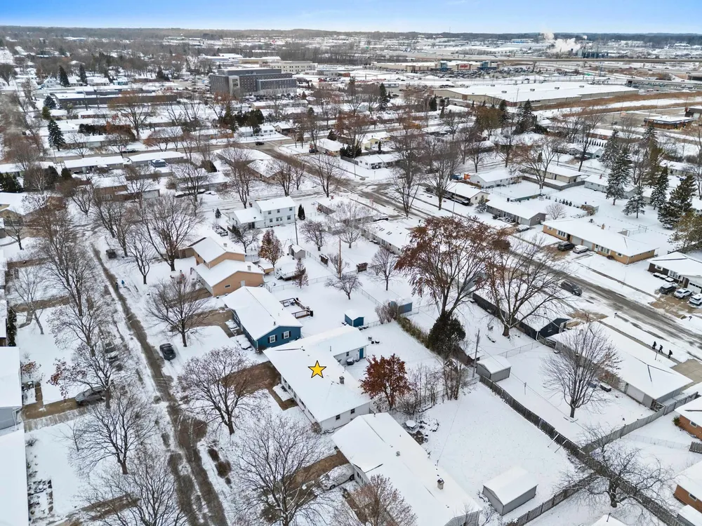 335 Conover Dr, Green Bay, WI 54303