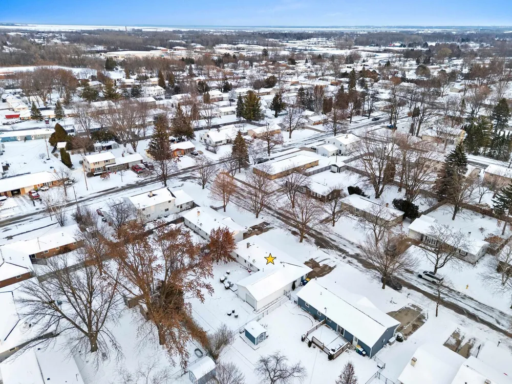 335 Conover Dr, Green Bay, WI 54303