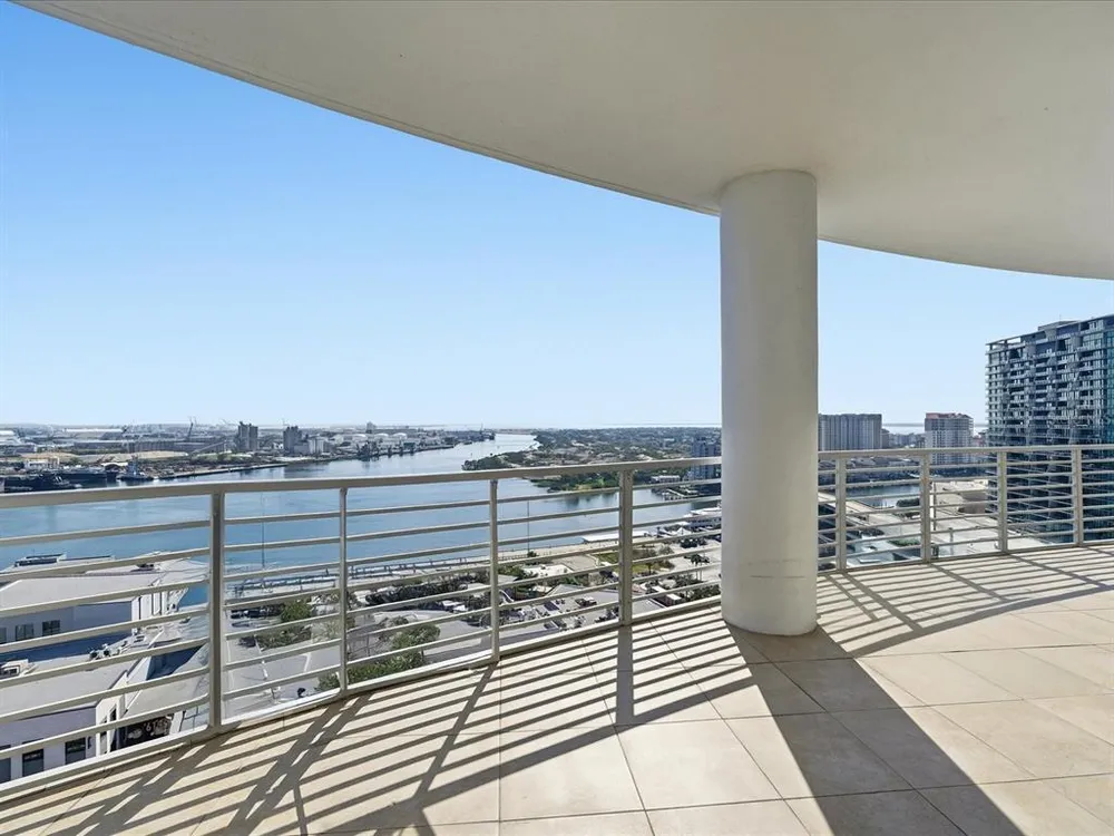 1209 E Cumberland Ave, Tampa, FL 33602