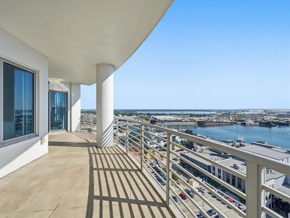 1209 E Cumberland Ave, Tampa, FL 33602