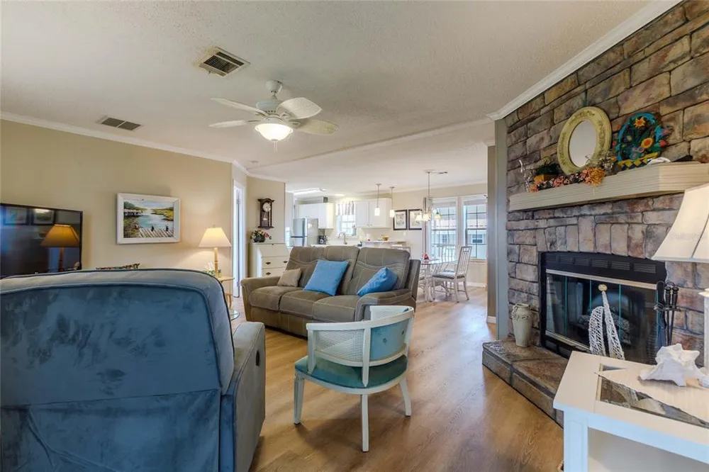 2100 Kings Hwy, Port Charlotte, FL 33980