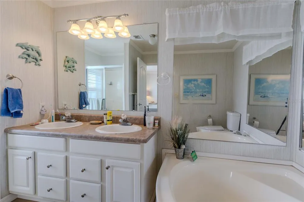 2100 Kings Hwy, Port Charlotte, FL 33980