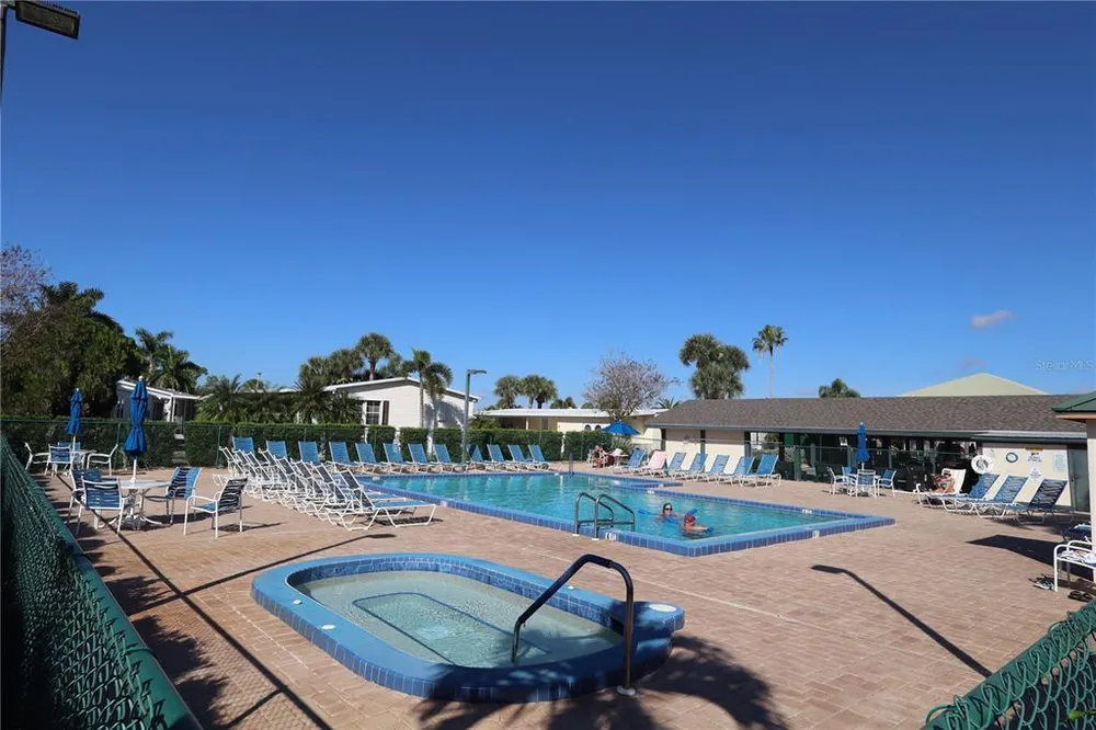 2100 Kings Hwy, Port Charlotte, FL 33980