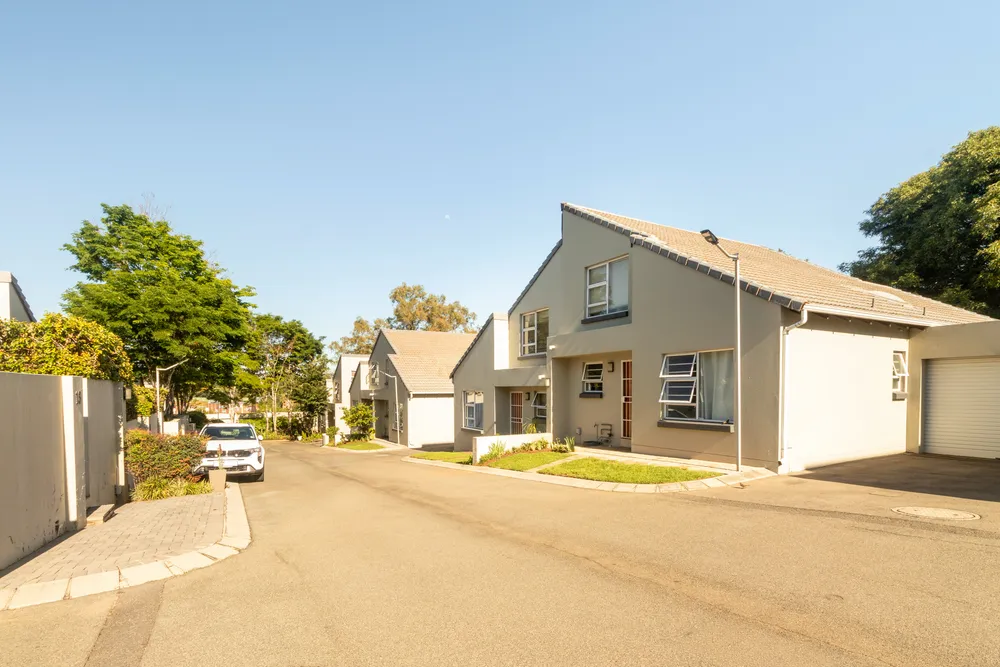 South Africa, Gauteng, Ferndale, Main Avenue, 220