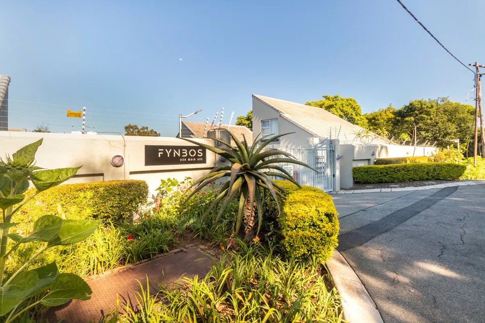 South Africa, Gauteng, Ferndale, Main Avenue, 220