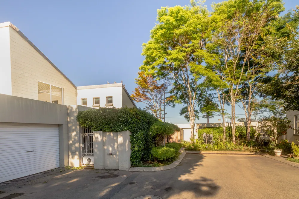 South Africa, Gauteng, Ferndale, Main Avenue, 220