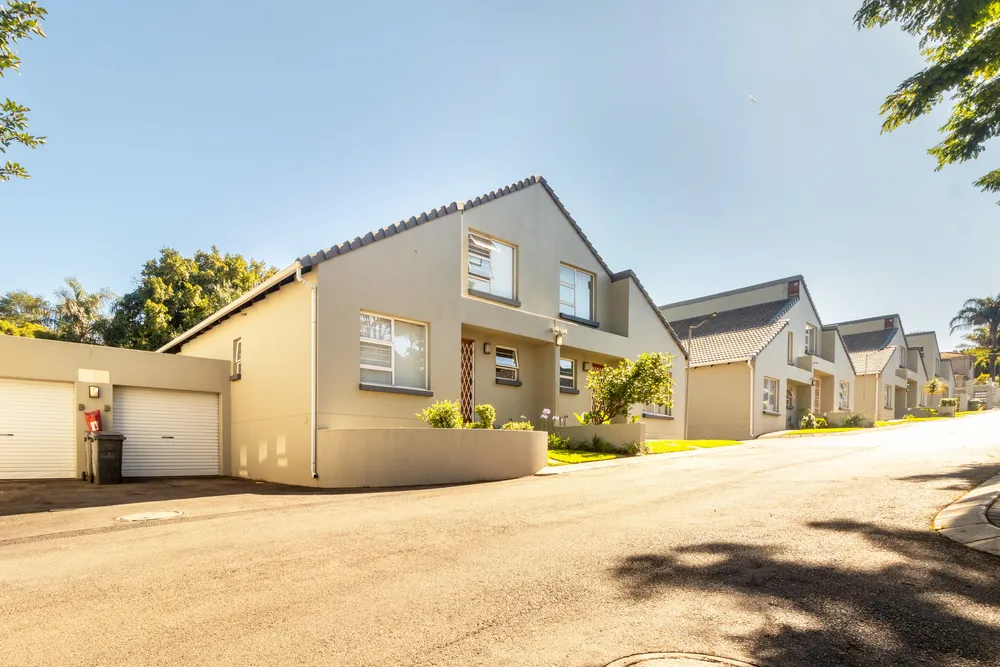South Africa, Gauteng, Ferndale, Main Avenue, 220