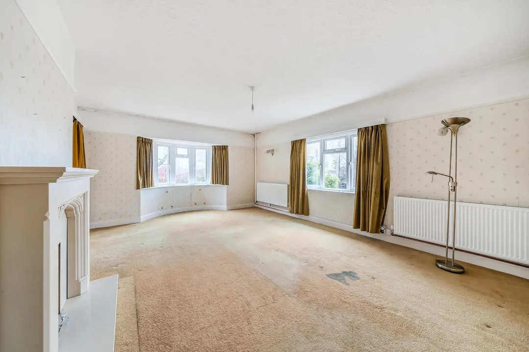 https://mr0.homeflow-assets.co.uk/files/photo/image/46302/9310/_x_/53320714.jpg