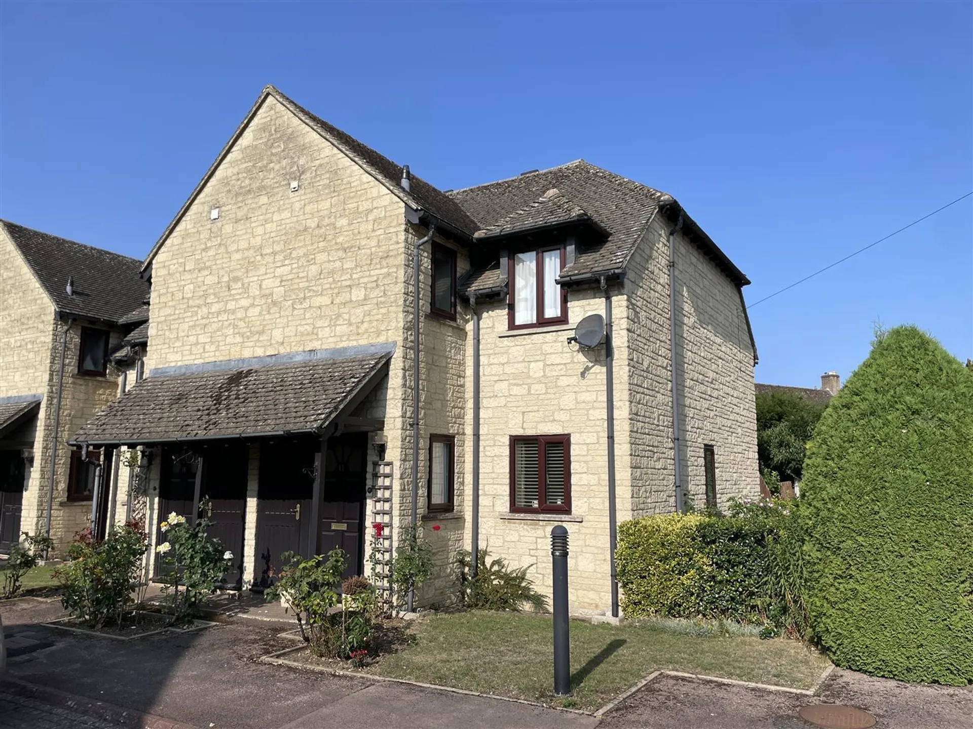 Property photo top 0