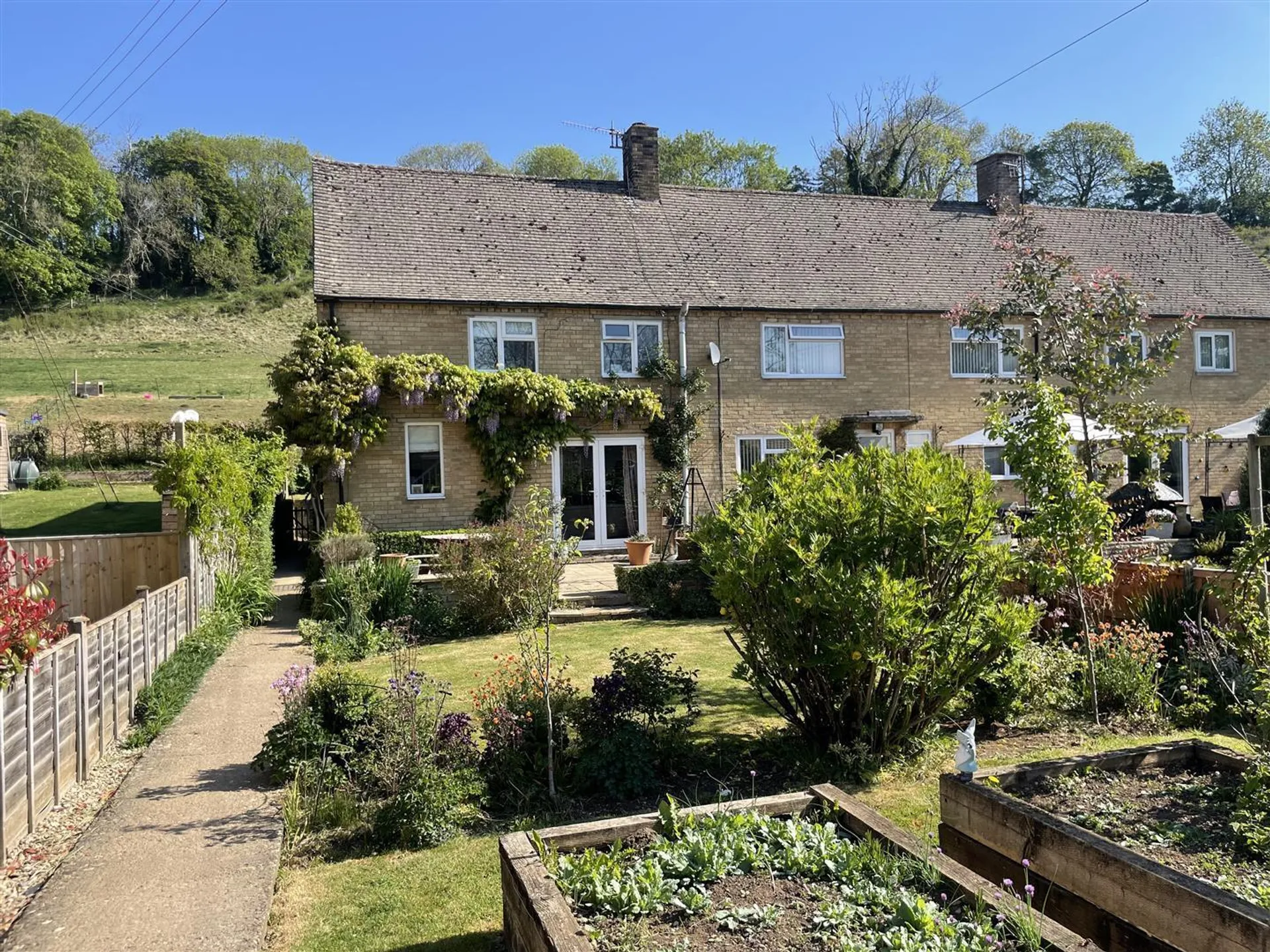 Property photo top 0