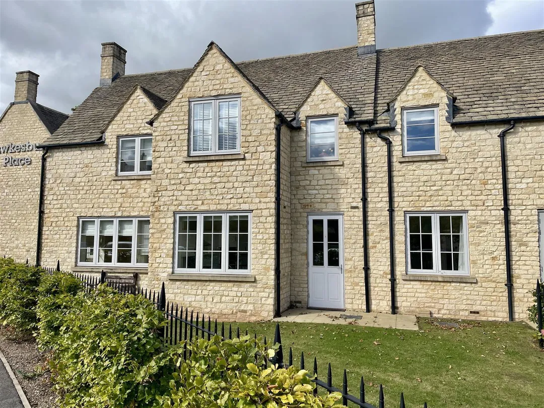 https://mr0.homeflow-assets.co.uk/files/photo/image/46309/0125/_x_/AjnhIbcwI0WakLML0j3JGA.jpg