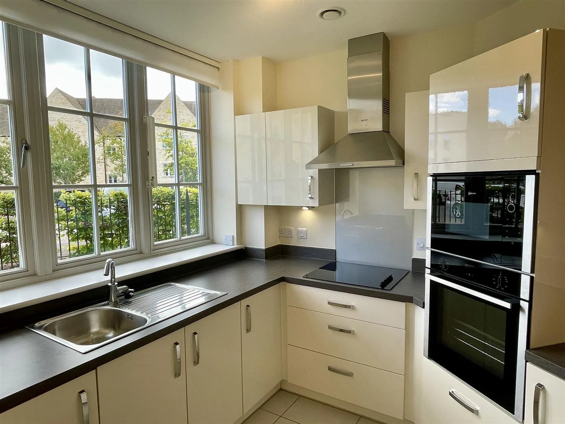 Property photo top 1