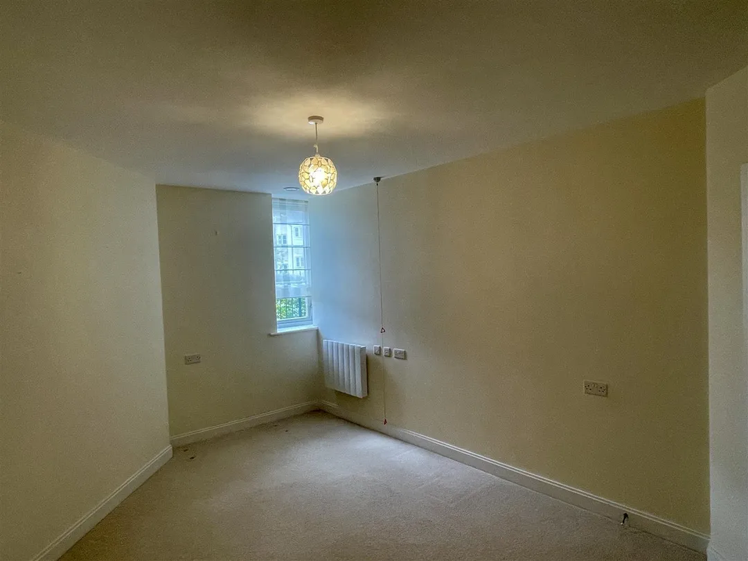 https://mr0.homeflow-assets.co.uk/files/photo/image/46309/0128/_x_/J4ESNbxipUiAwjF72tPYmA.jpg