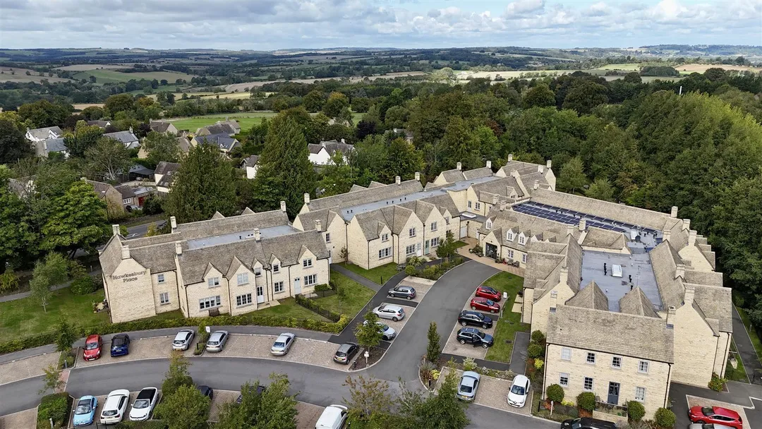 https://mr0.homeflow-assets.co.uk/files/photo/image/46309/0137/_x_/dQSxhgg4kE-6qGHQGbhTMw.jpg