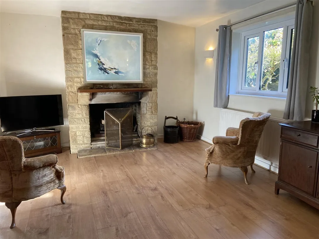 https://mr0.homeflow-assets.co.uk/files/photo/image/46309/0165/_x_/lIMHEpLfzEepTzuMIUSXtw.jpg