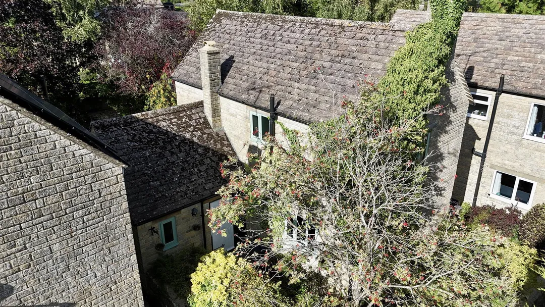 https://mr0.homeflow-assets.co.uk/files/photo/image/46309/0171/_x_/DzmK3Q2hqkOVxVkIAeclIg.jpg