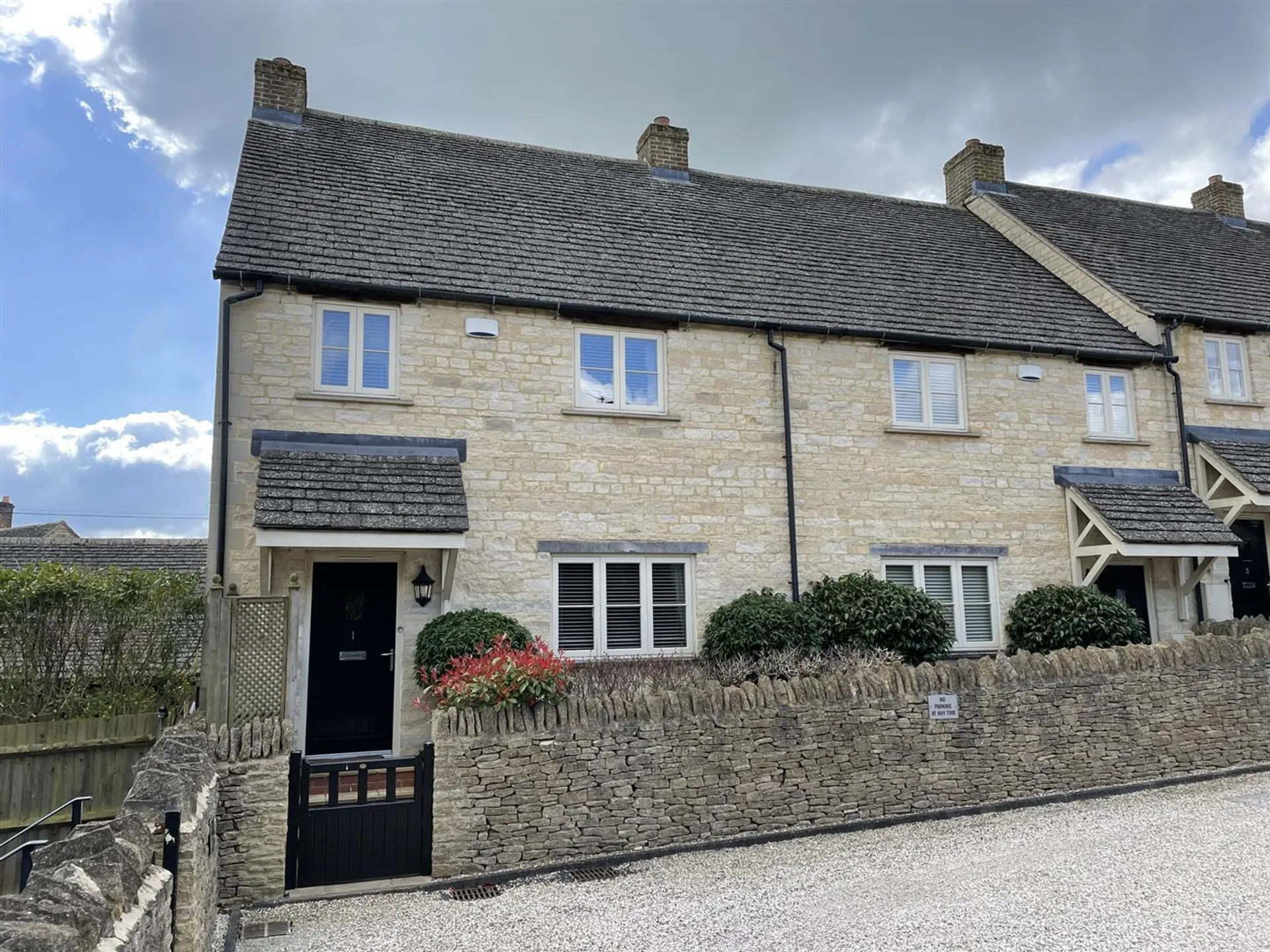 Property photo top 0