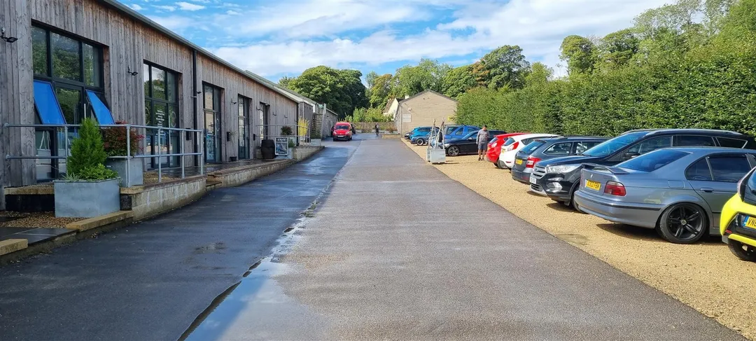 https://mr0.homeflow-assets.co.uk/files/photo/image/46309/0350/_x_/3Y4_SeLURUqdA2Lujlvm_A.jpg