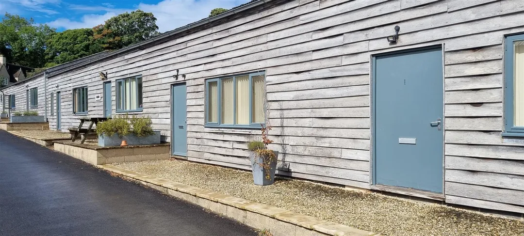 https://mr0.homeflow-assets.co.uk/files/photo/image/46309/0351/_x_/goAsg4LGvUaNC4wyXyY2dQ.jpg