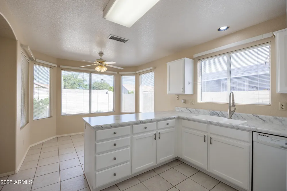 10622 W Mohawk Ln, Peoria, AZ 85382