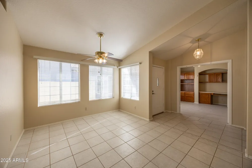 10622 W Mohawk Ln, Peoria, AZ 85382