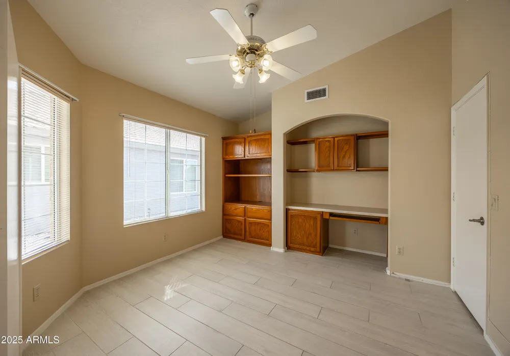 10622 W Mohawk Ln, Peoria, AZ 85382