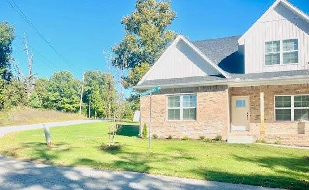 1 Kirkcudbright Dr, Bella Vista, AR 72715