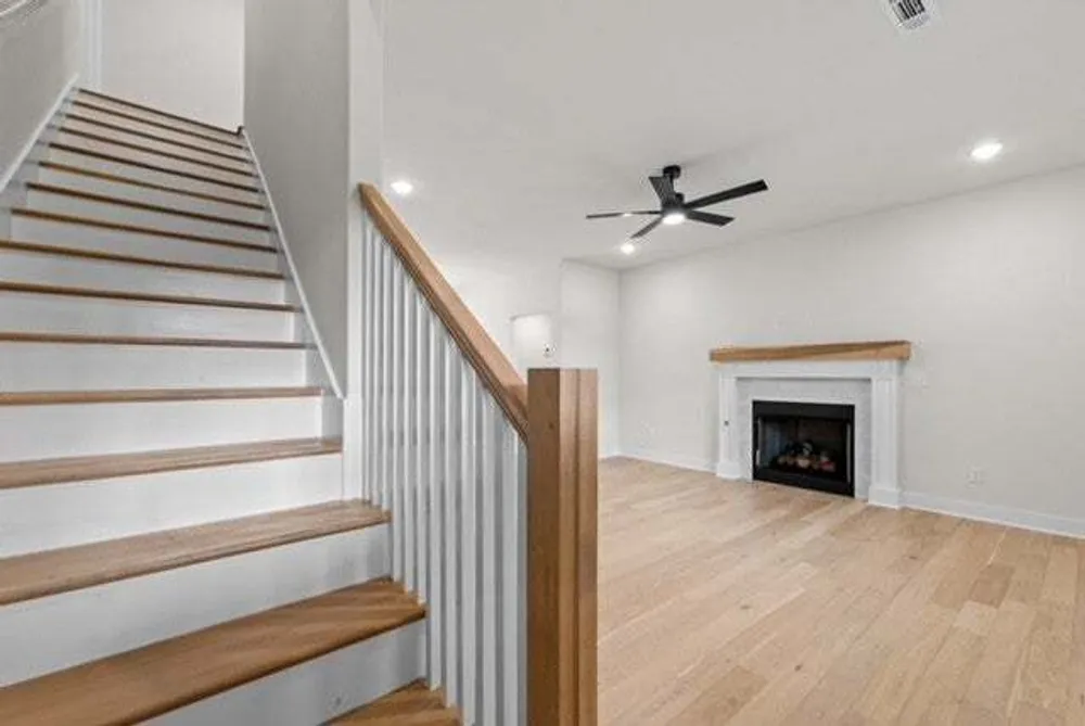 1 Kirkcudbright Dr, Bella Vista, AR 72715