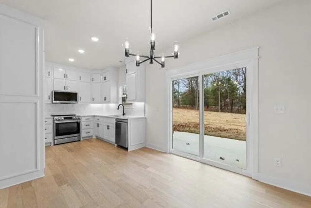 1 Kirkcudbright Dr, Bella Vista, AR 72715