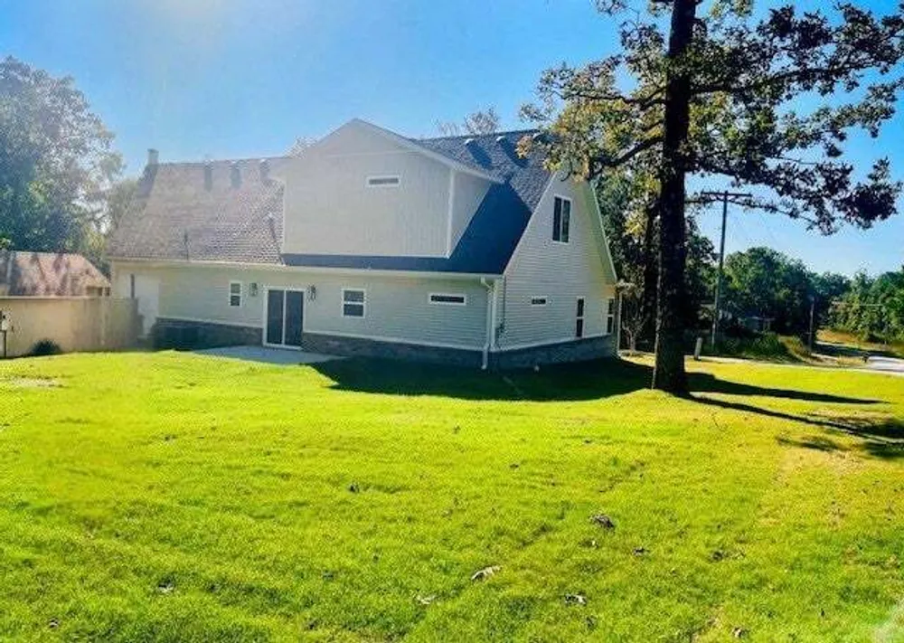 1 Kirkcudbright Dr, Bella Vista, AR 72715