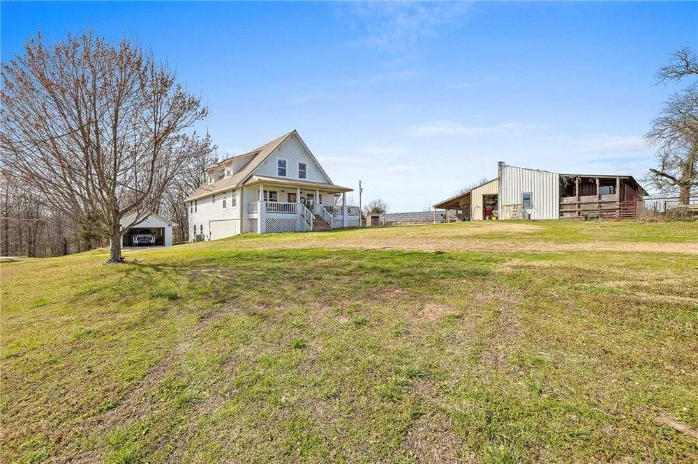 660 Pendergraft Rd, Noel, MO 64854