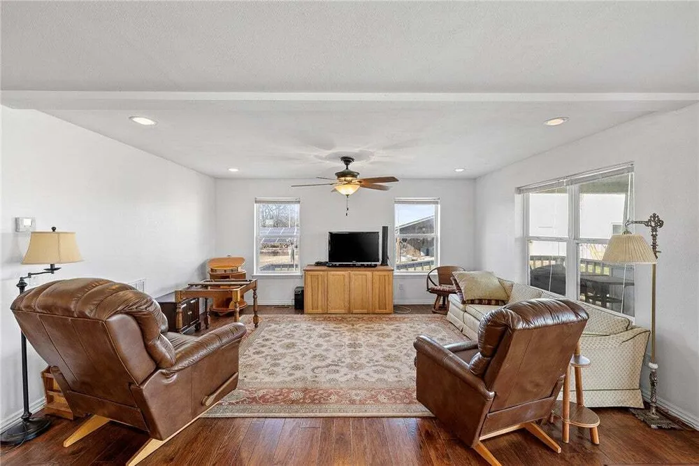 660 Pendergraft Rd, Noel, MO 64854
