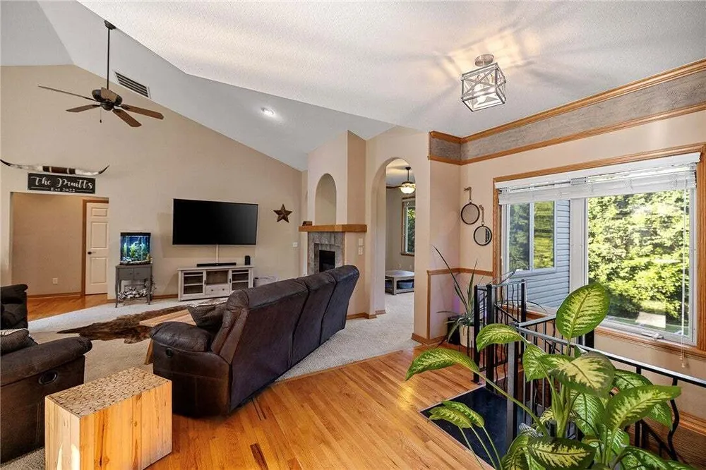 6 Leawood Pl, Bella Vista, AR 72715