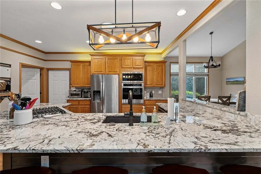 6 Leawood Pl, Bella Vista, AR 72715