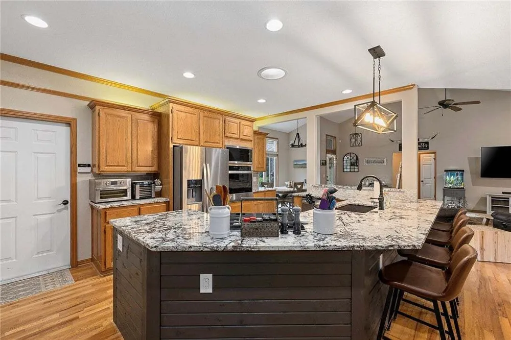 6 Leawood Pl, Bella Vista, AR 72715