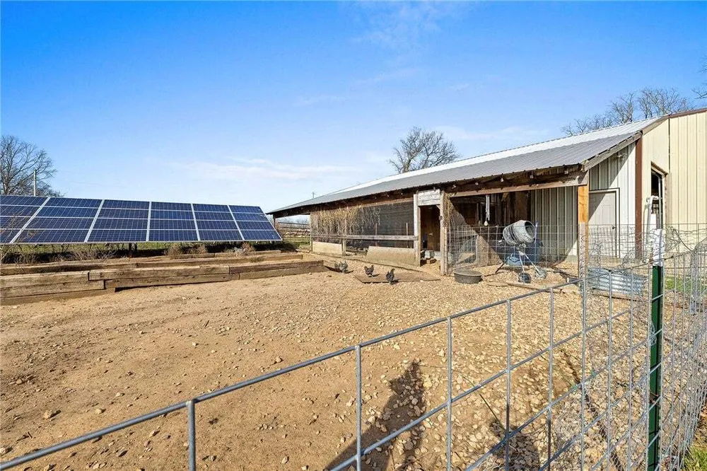 660 Pendergraft Rd, Noel, MO 64854