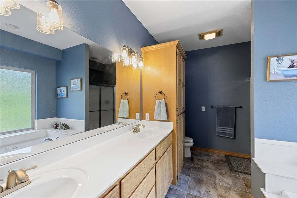 6 Leawood Pl, Bella Vista, AR 72715