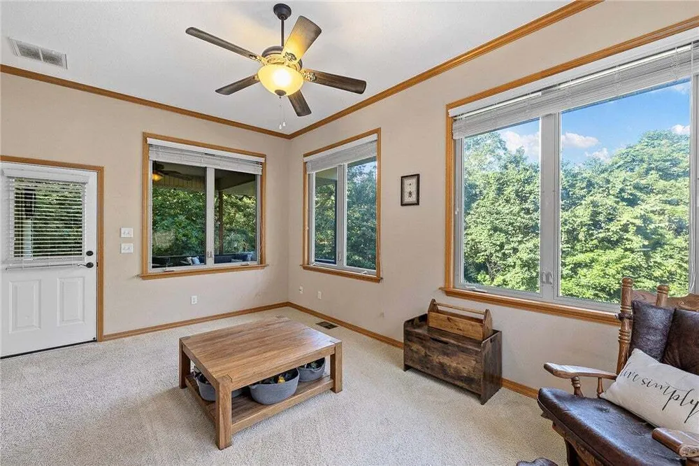 6 Leawood Pl, Bella Vista, AR 72715