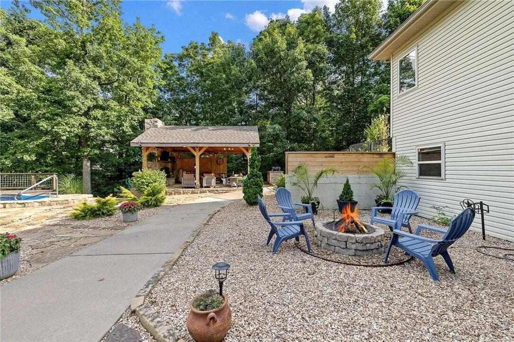 6 Leawood Pl, Bella Vista, AR 72715